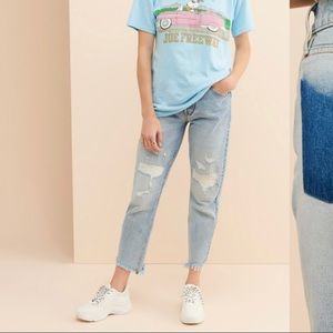 VERY UNIQUE Socialite jeans. Distressed High-Rise Cropped with unique pockets